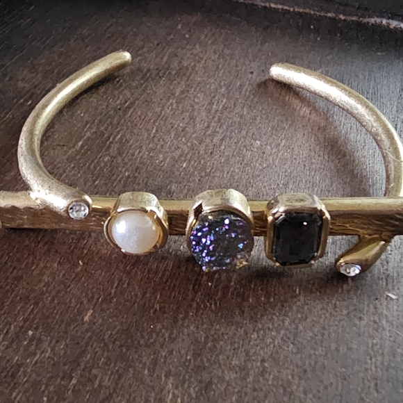 Stone Bar Cuff - Picture 3 of 4